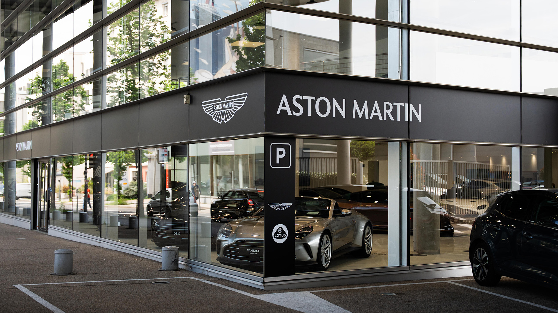 Aston Martin Lyon